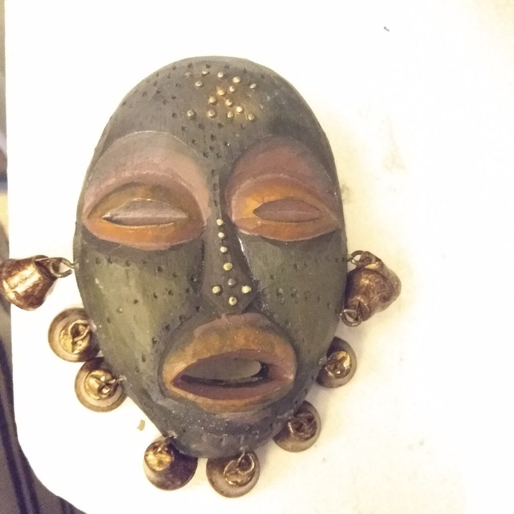 African mask wall decor